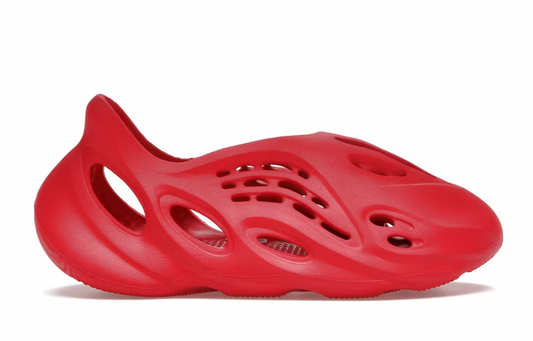 YEEZY FOAM RNNR VERMILLION